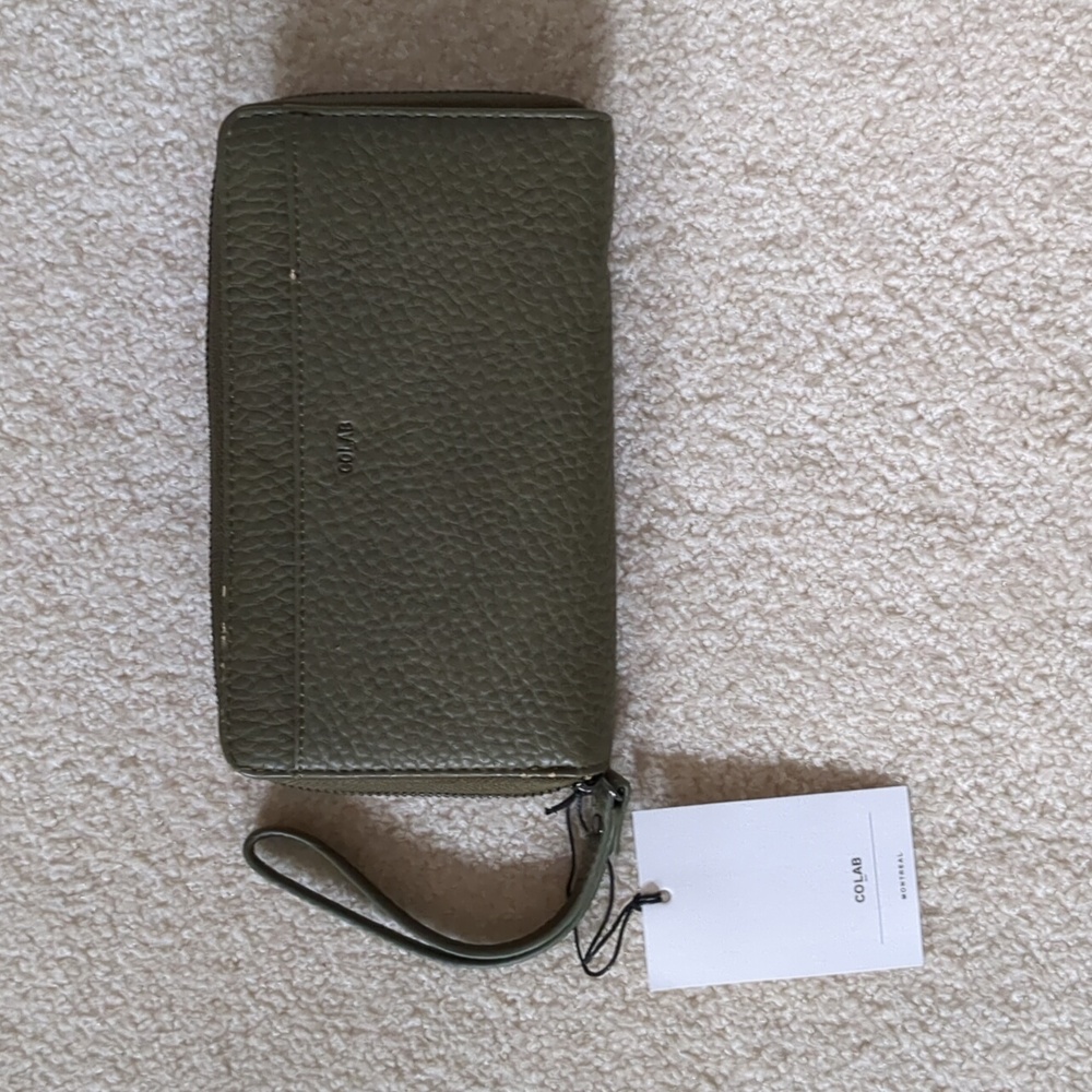 Colab Moss Wallet